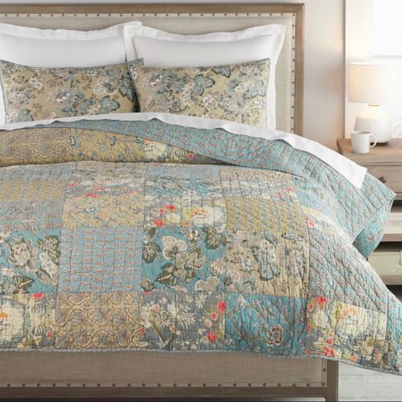 Pottery Barn Nenna Patchwork Quilt - KING w/2 shams - Picture 1 of 5